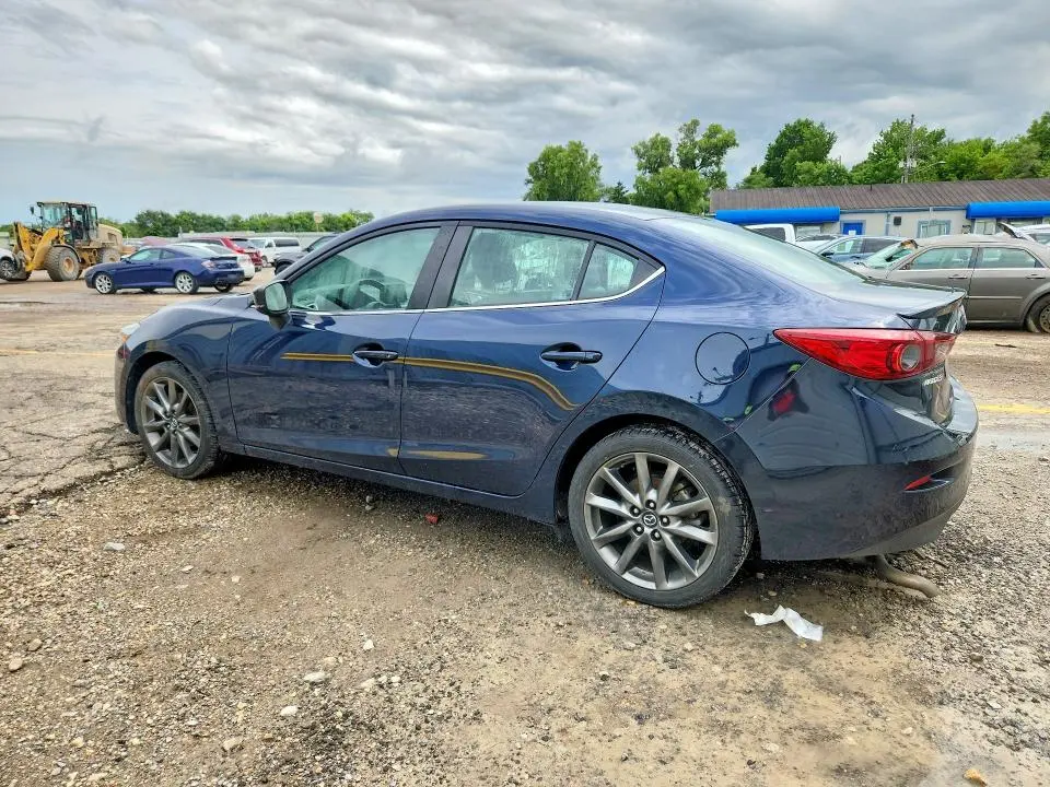 2018 MAZDA 3 TOURING  