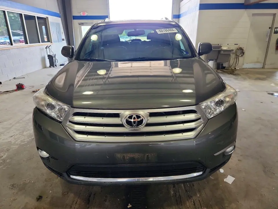 2011 TOYOTA HIGHLANDER LIMITED  
