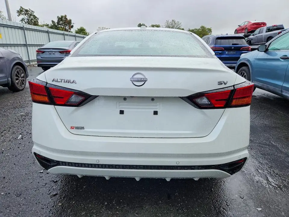 2023 NISSAN ALTIMA SV  