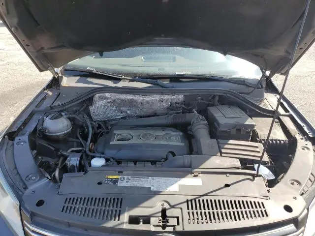 2013 VOLKSWAGEN TIGUAN S  