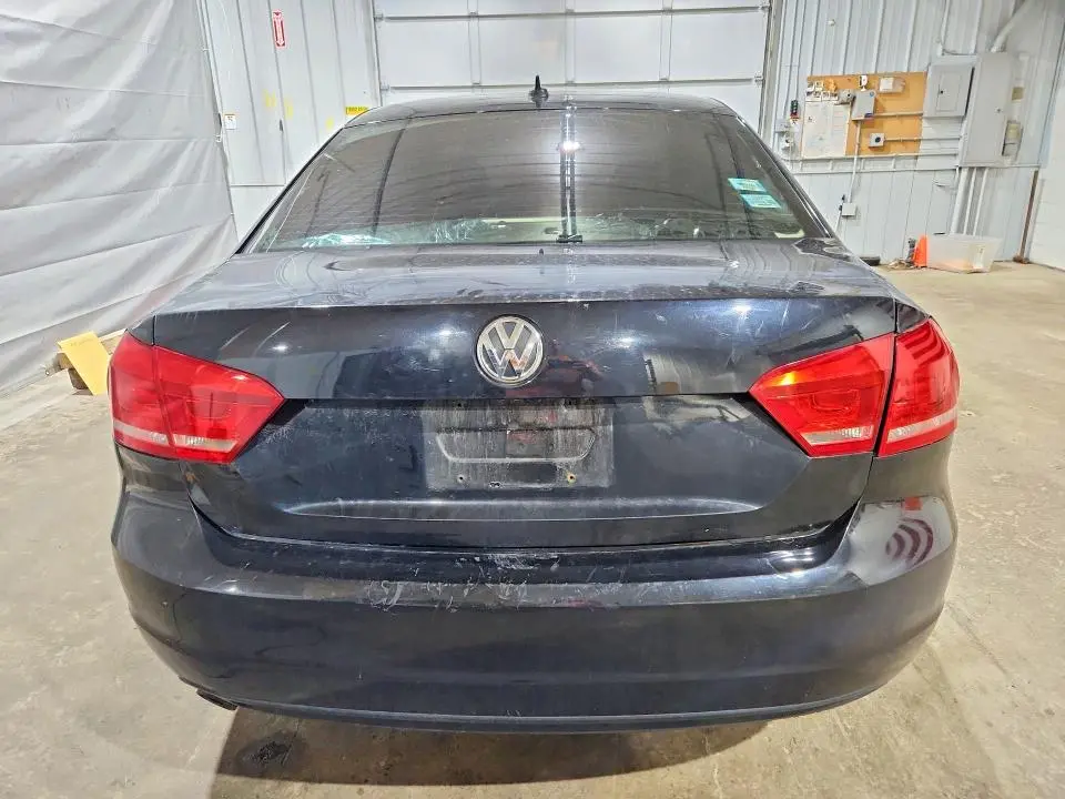 2014 VOLKSWAGEN PASSAT SE  