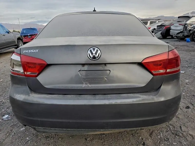 2012 VOLKSWAGEN PASSAT S  