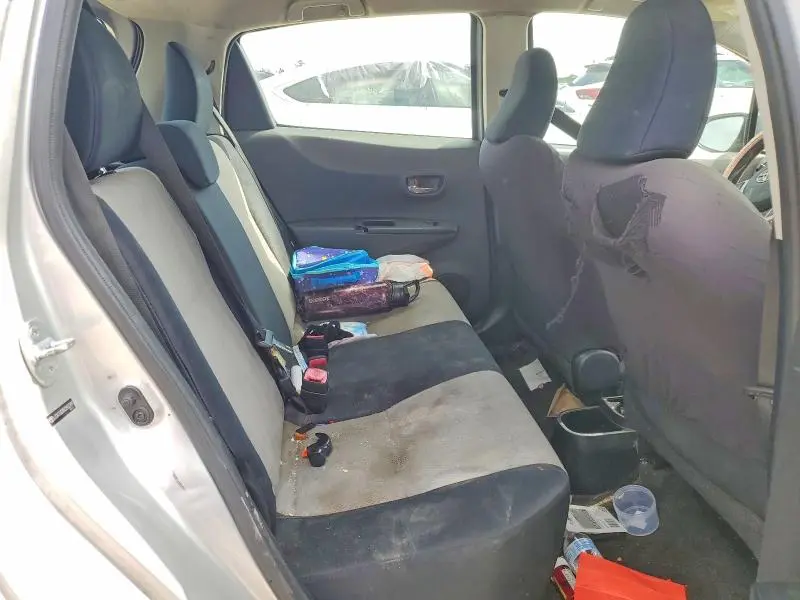 2012 TOYOTA YARIS 5-DOOR LE  