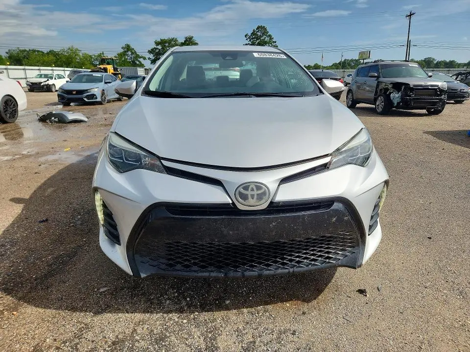 2018 TOYOTA COROLLA SE  