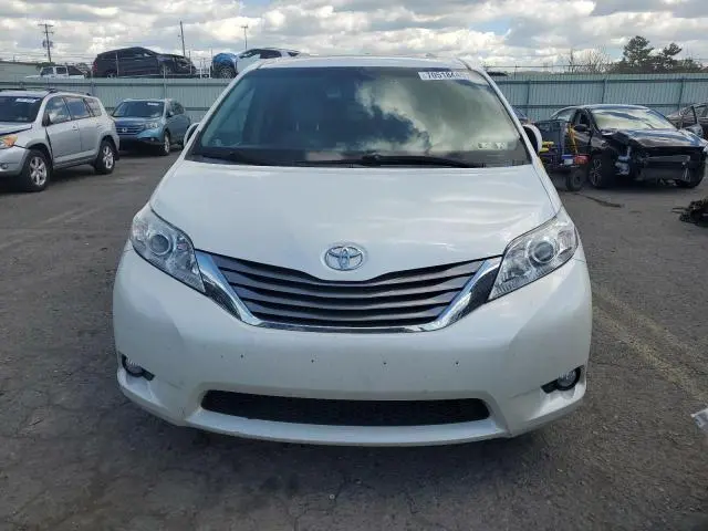 2015 TOYOTA SIENNA XLE  