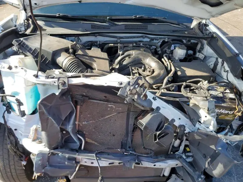 2022 TOYOTA TACOMA SR5 V6  