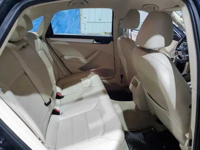 2012 VOLKSWAGEN PASSAT SE  