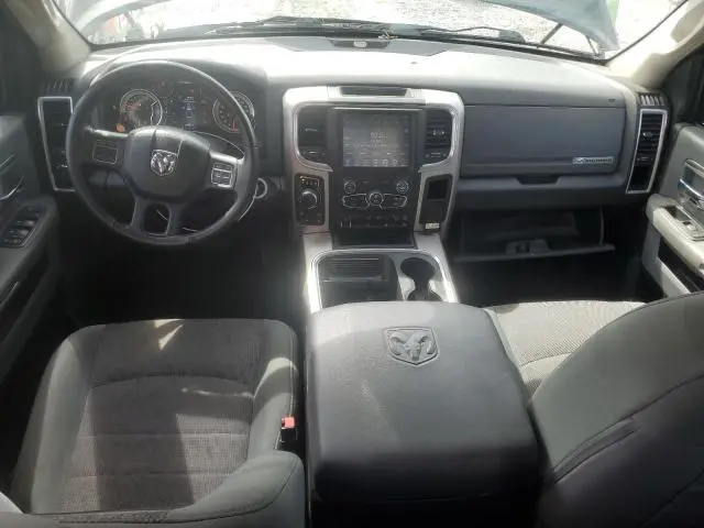 2016 RAM 1500 SLT