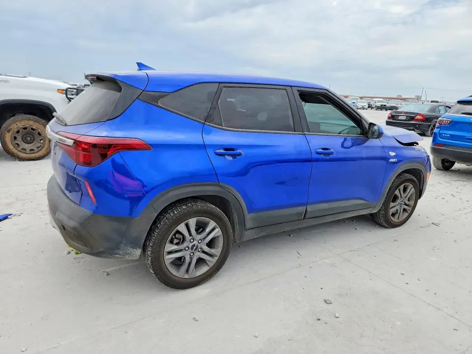 2022 KIA SELTOS LX  