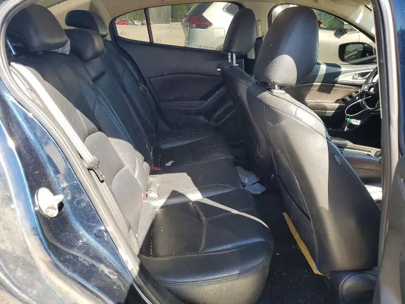 2017 MAZDA 3 TOURING  