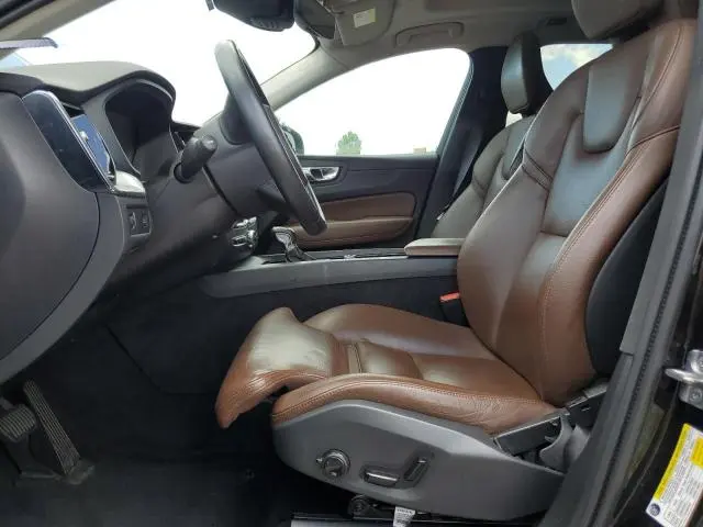 2019 VOLVO XC60 T5 MOMENTUM  