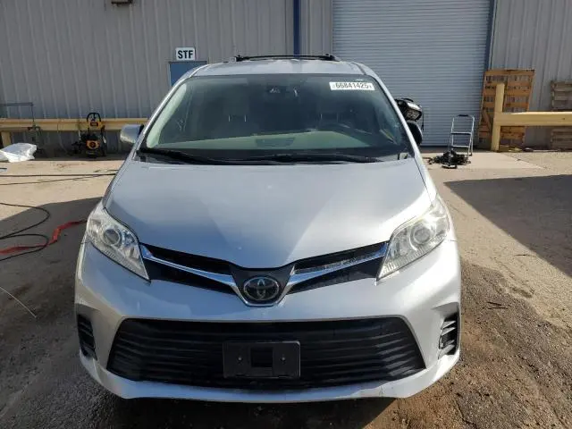 2020 TOYOTA SIENNA LE  