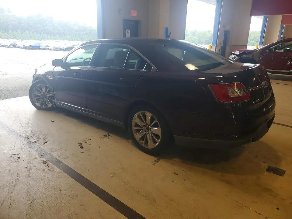 2011 FORD TAURUS LIMITED  
