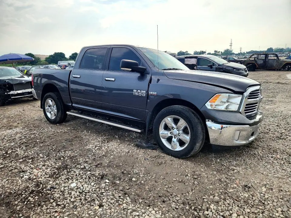 2018 RAM 1500 SLT  