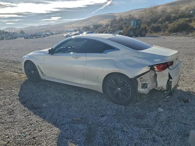 2018 INFINITI Q60 LUXE 300  