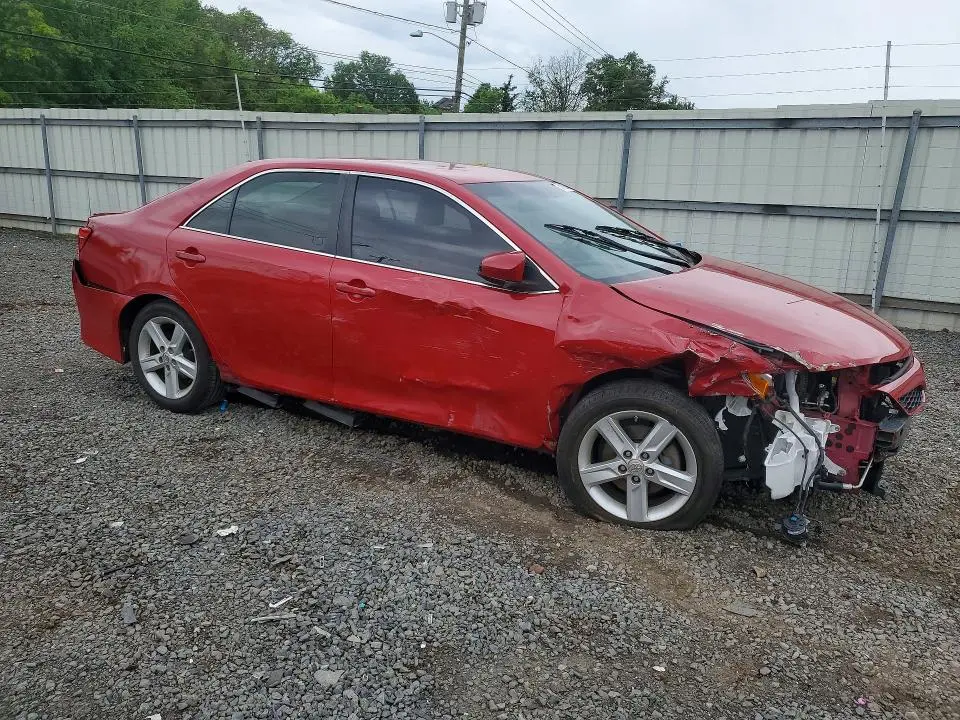 2014 TOYOTA CAMRY SE  