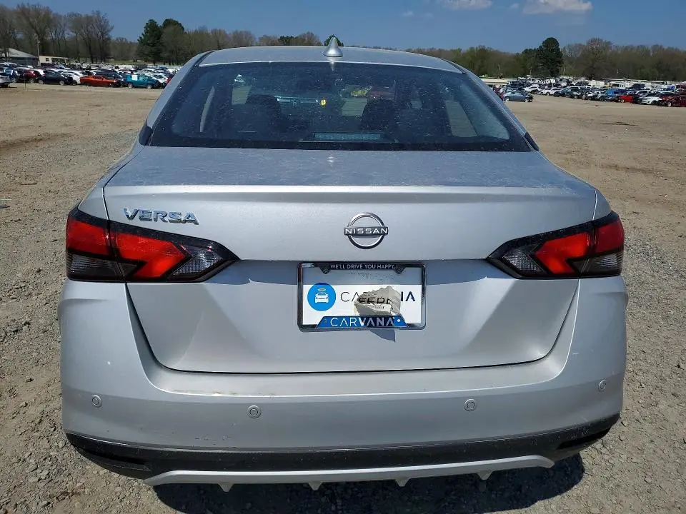 2025 NISSAN VERSA SV  