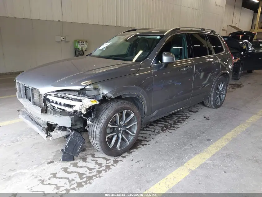2017 VOLVO XC90 T6 MOMENTUM