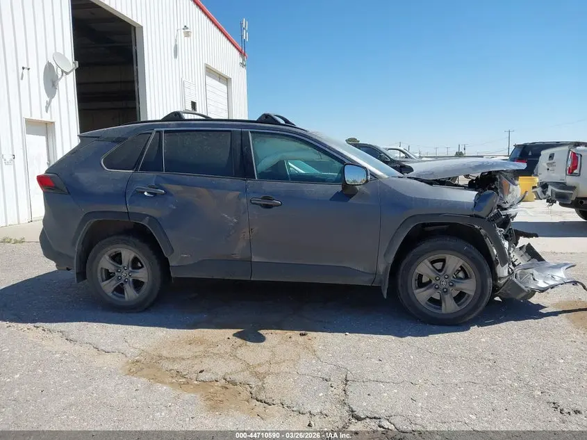 2023 TOYOTA RAV4 HYBRID XLE
