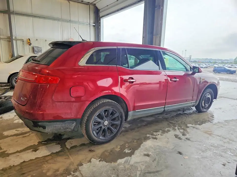 2015 LINCOLN MKT   