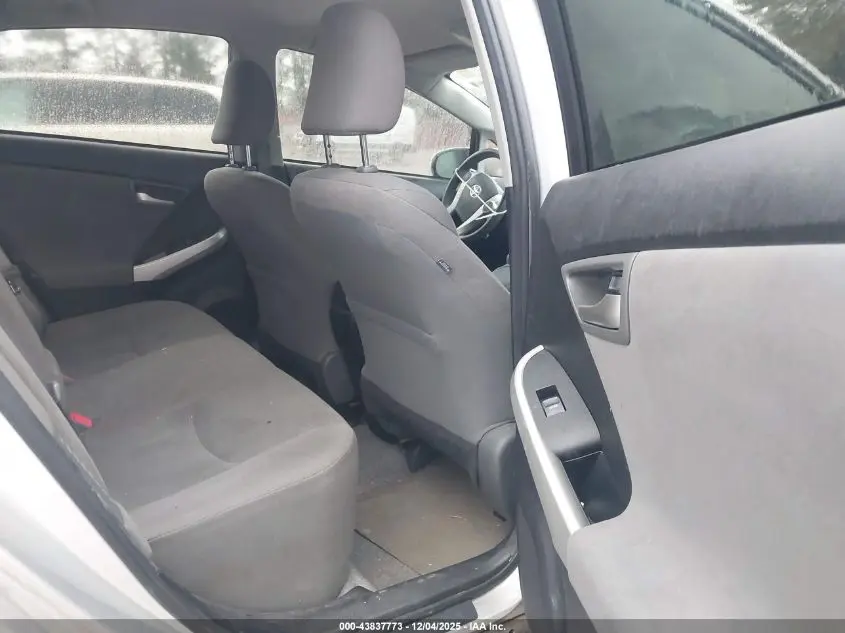 2015 TOYOTA PRIUS THREE