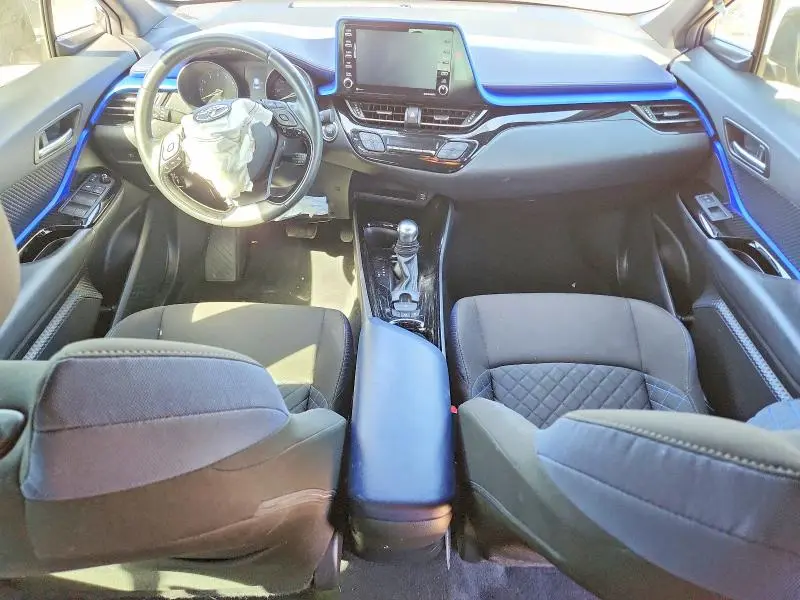 2020 TOYOTA C-HR XLE  