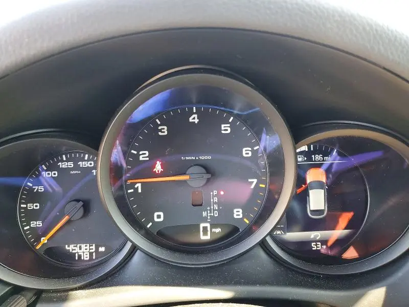 2020 PORSCHE MACAN   