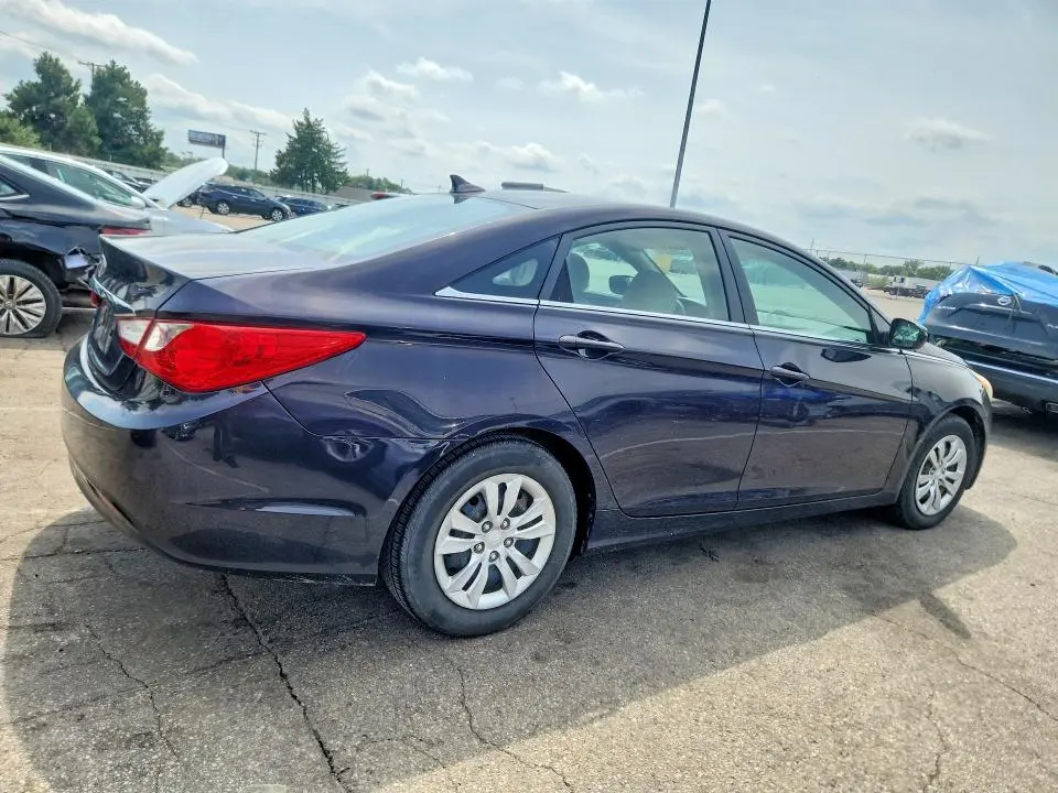 2011 HYUNDAI SONATA GLS  