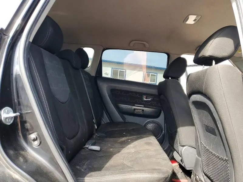 2013 KIA SOUL +  