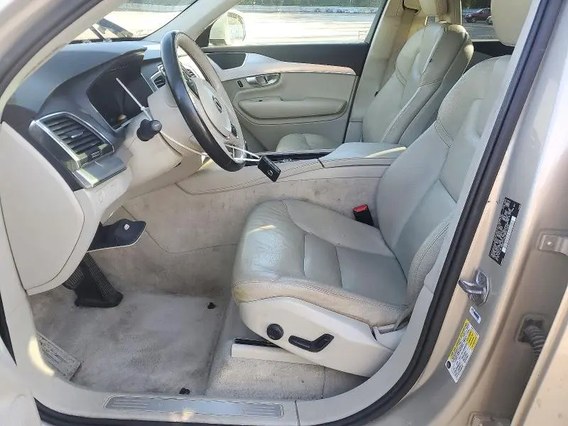 2016 VOLVO XC90 T6  