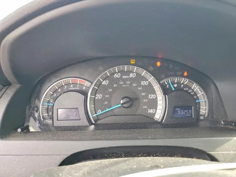 2013 TOYOTA CAMRY SE  