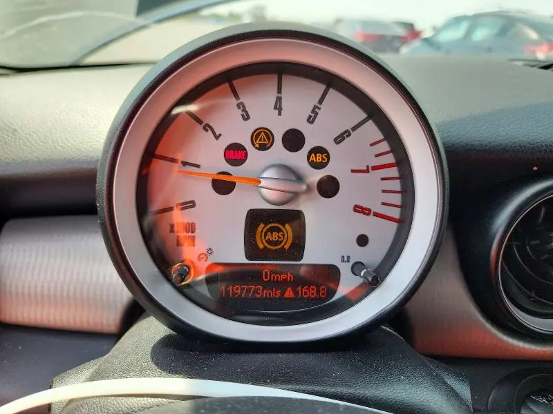 2010 MINI COOPER S  