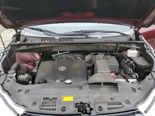 2018 TOYOTA HIGHLANDER SE  