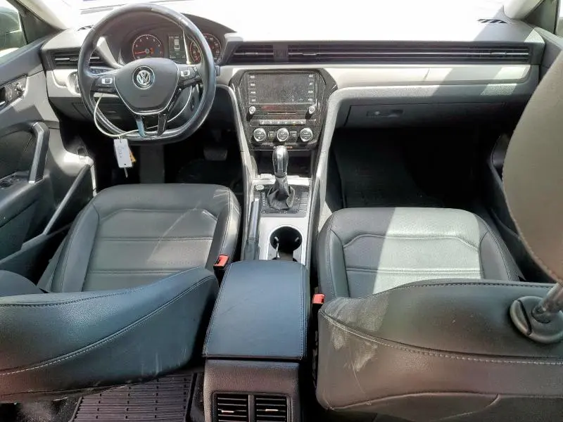 2020 VOLKSWAGEN PASSAT SE  