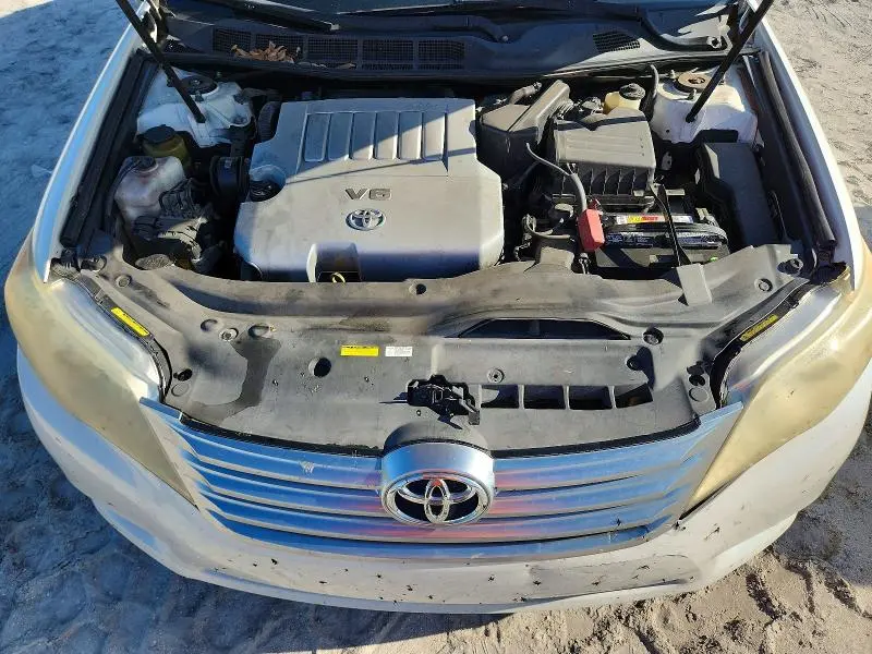 2011 TOYOTA AVALON LIMITED  