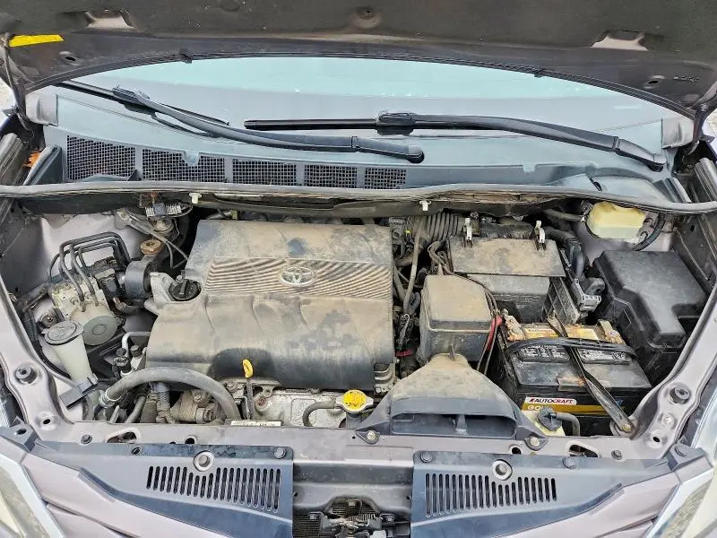 2015 TOYOTA SIENNA LE 8-PASSENGER  