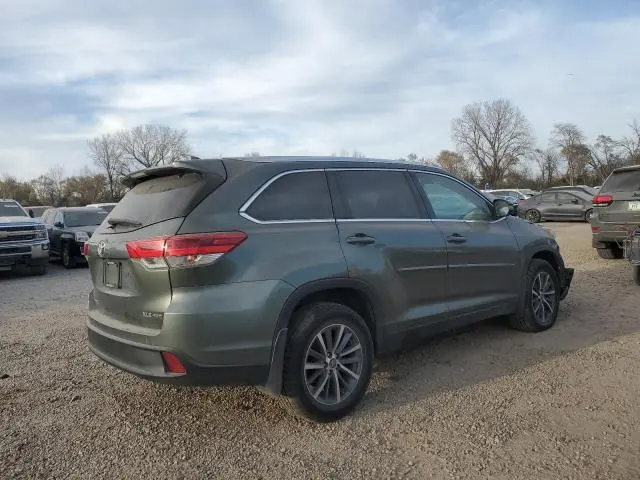 2019 TOYOTA HIGHLANDER SE  