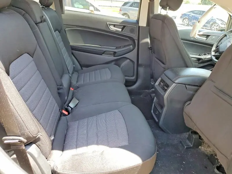 2021 FORD EDGE SE  