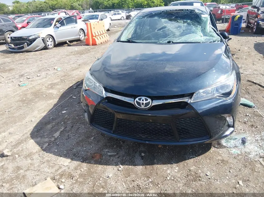 2015 TOYOTA CAMRY SE