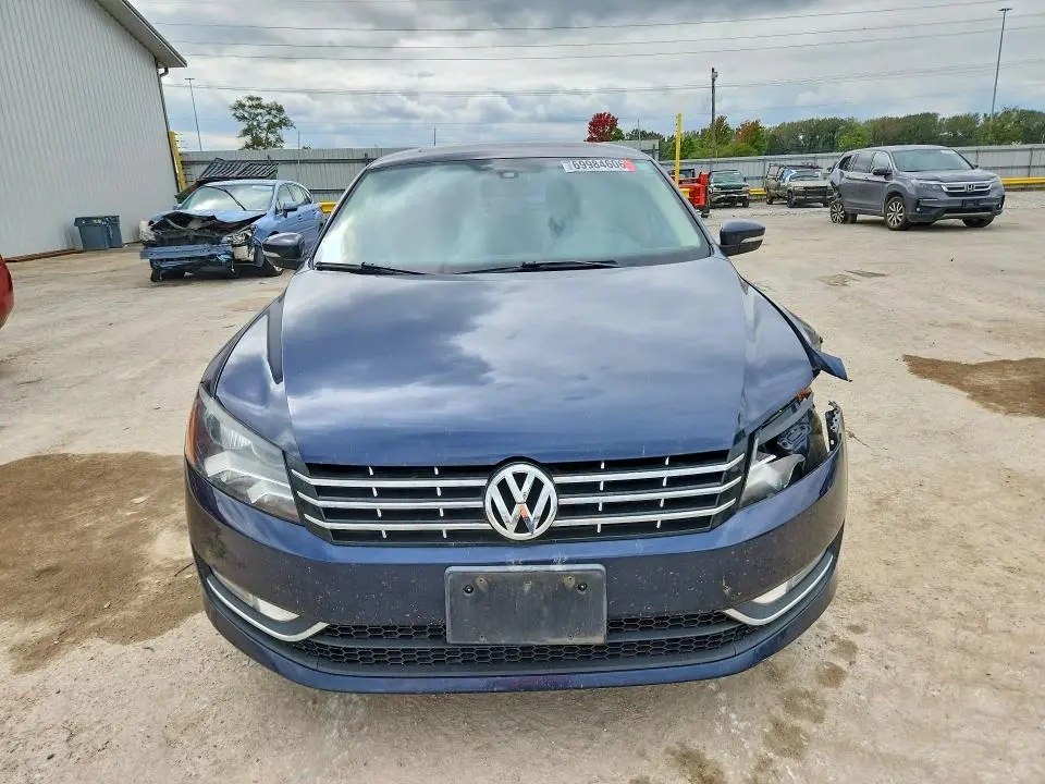 2014 VOLKSWAGEN PASSAT SE  