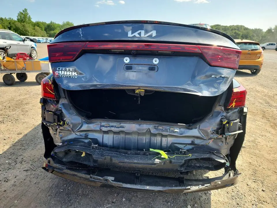 2023 KIA FORTE GT LINE  