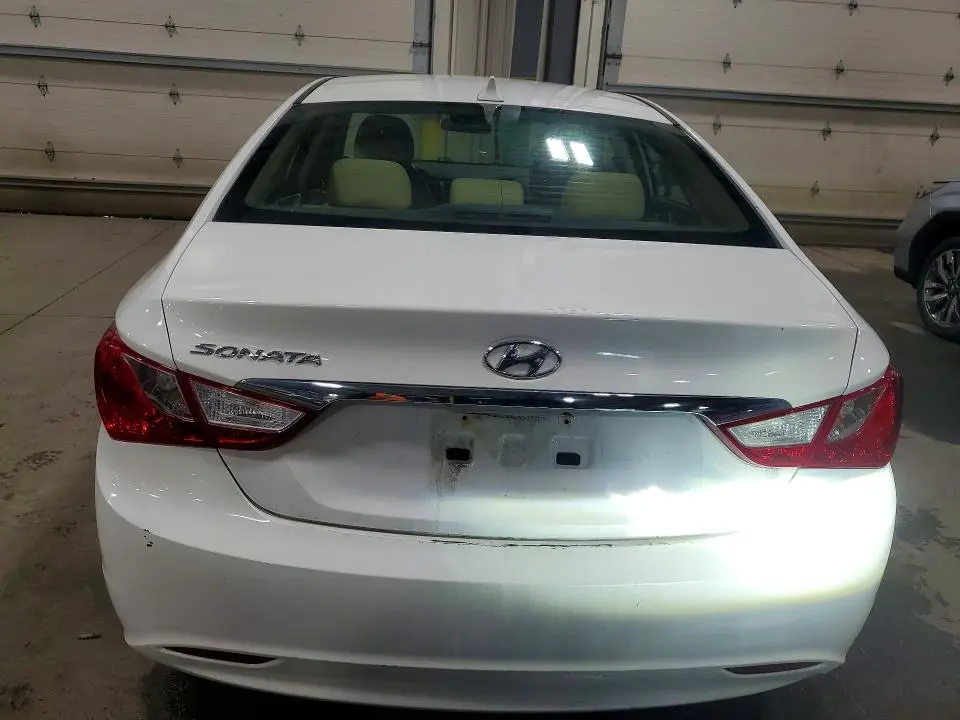 2011 HYUNDAI SONATA GLS  