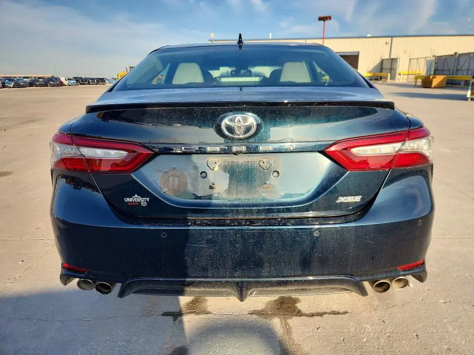 2018 TOYOTA CAMRY XSE  