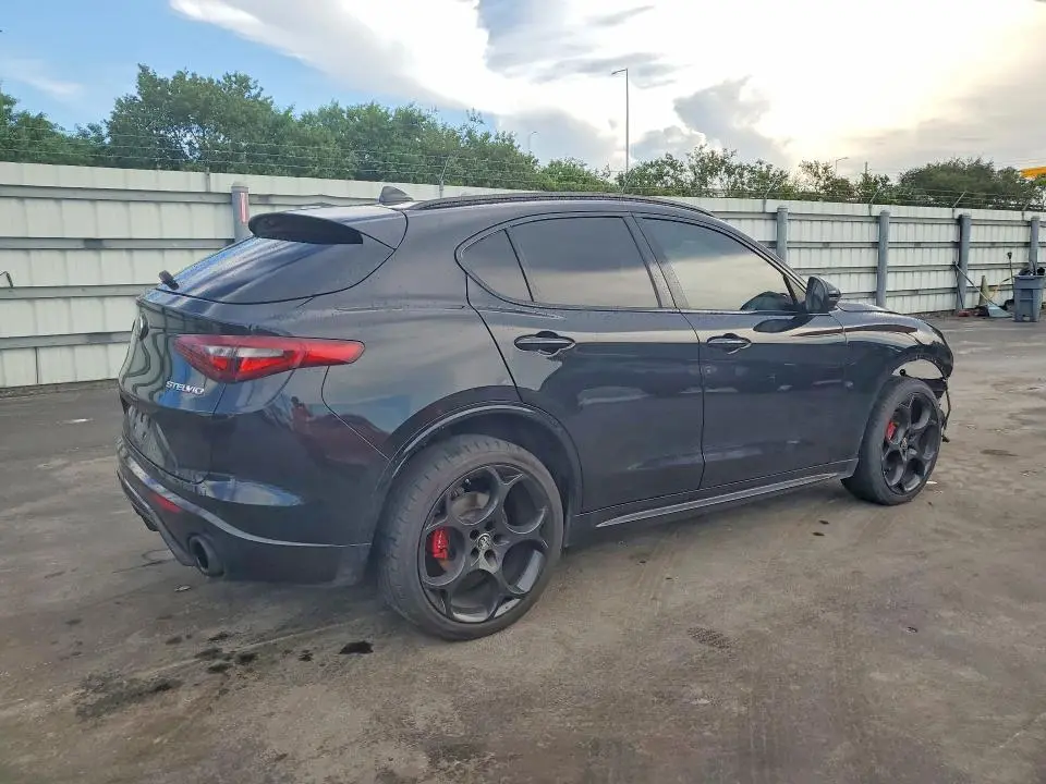 2022 ALFA ROMEO STELVIO TI  