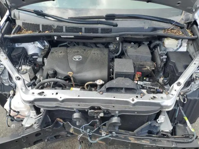 2018 TOYOTA SIENNA LE  