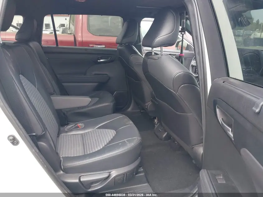 2023 TOYOTA HIGHLANDER XSE
