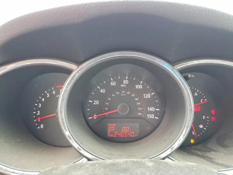 2011 KIA SORENTO LX  