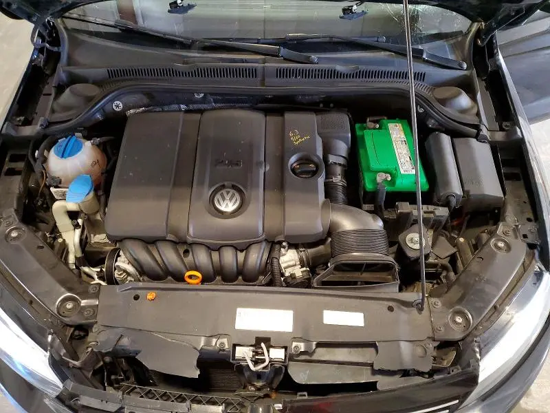 2013 VOLKSWAGEN JETTA   