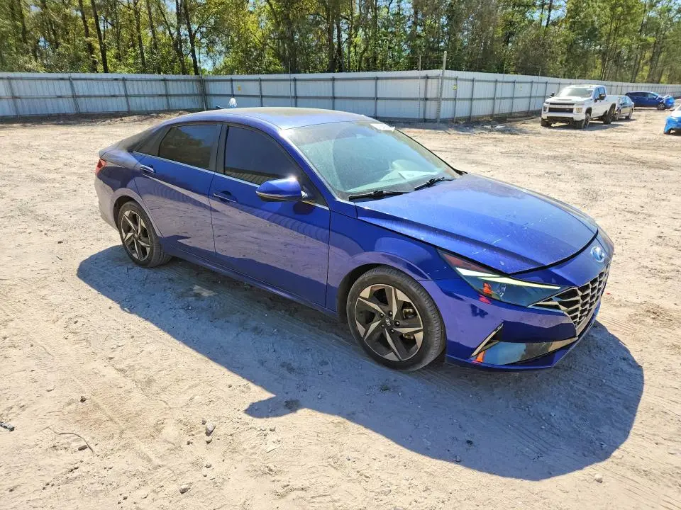 2021 HYUNDAI ELANTRA SEL  