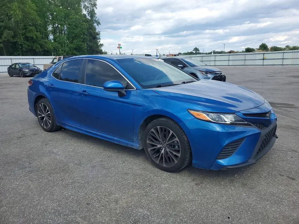 2018 TOYOTA CAMRY SE  